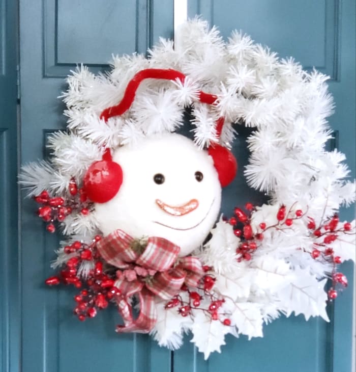 Frosty Wishes Everlasting Wreath