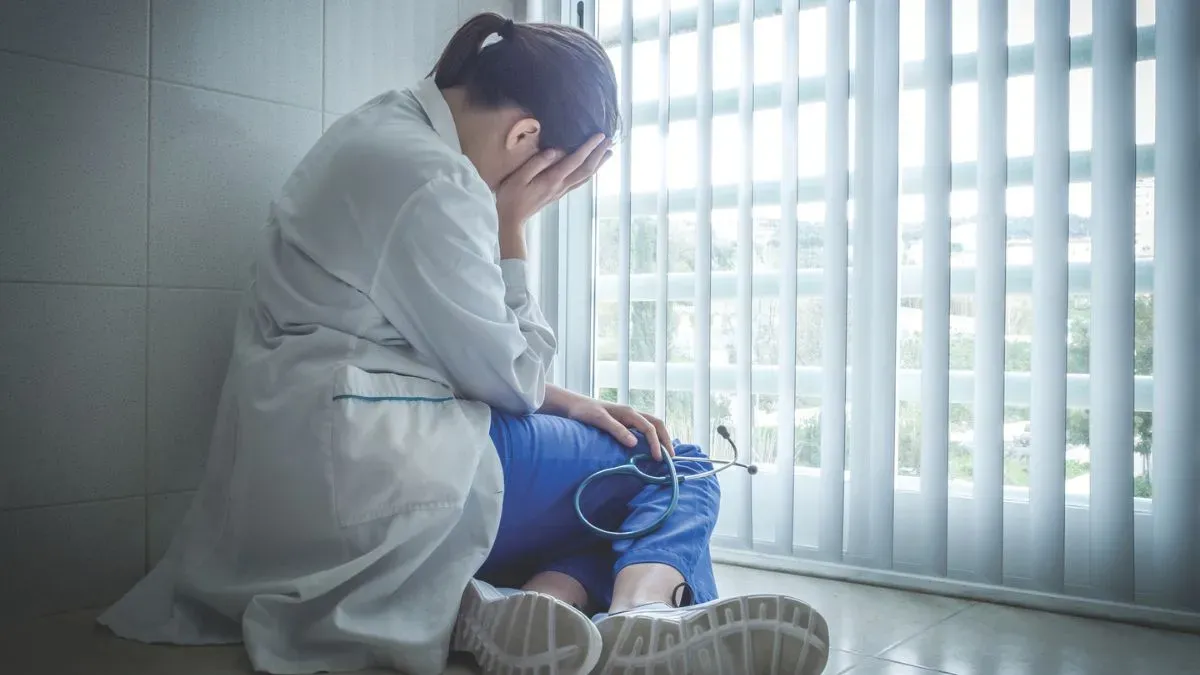 Breaking news headline image