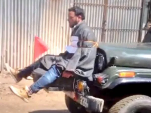 जीप से बांधकर लाठियों से ताबड़तोड़ पिटाई; गुजरात पुलिस ने फैजल लखानी को क्यों दी ऐसी सजा? जानें वायरल वीडियो का पूरा सच
