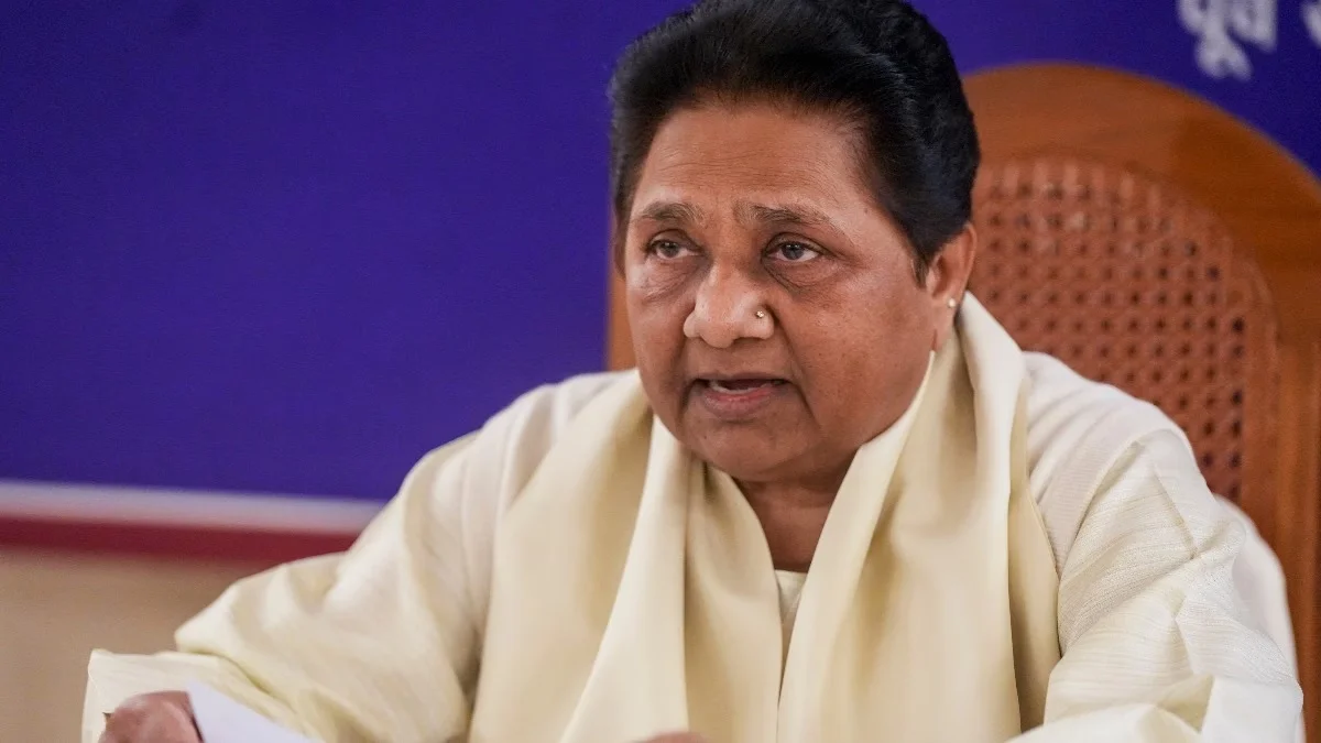 कितनी पढ़ी-लिखी हैं दीपिका आनंद? जानें बसपा में मायावती की संभावित उत्तराधिकारी की प्रोफाइल और एजुकेशन