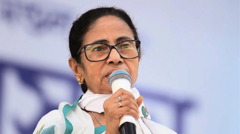 EC के एक फैसले से फिर एकजुट हुआ INDIA गठबंधन? 5 पॉइंट्स में समझें TMC विवाद और विपक्ष की रणनीति