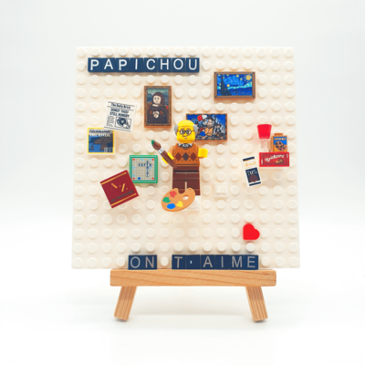 Le kit DIY plaque & chevalet, fourni avec lot de lettres pour figurine Lego - cadre famille lego personnalisé