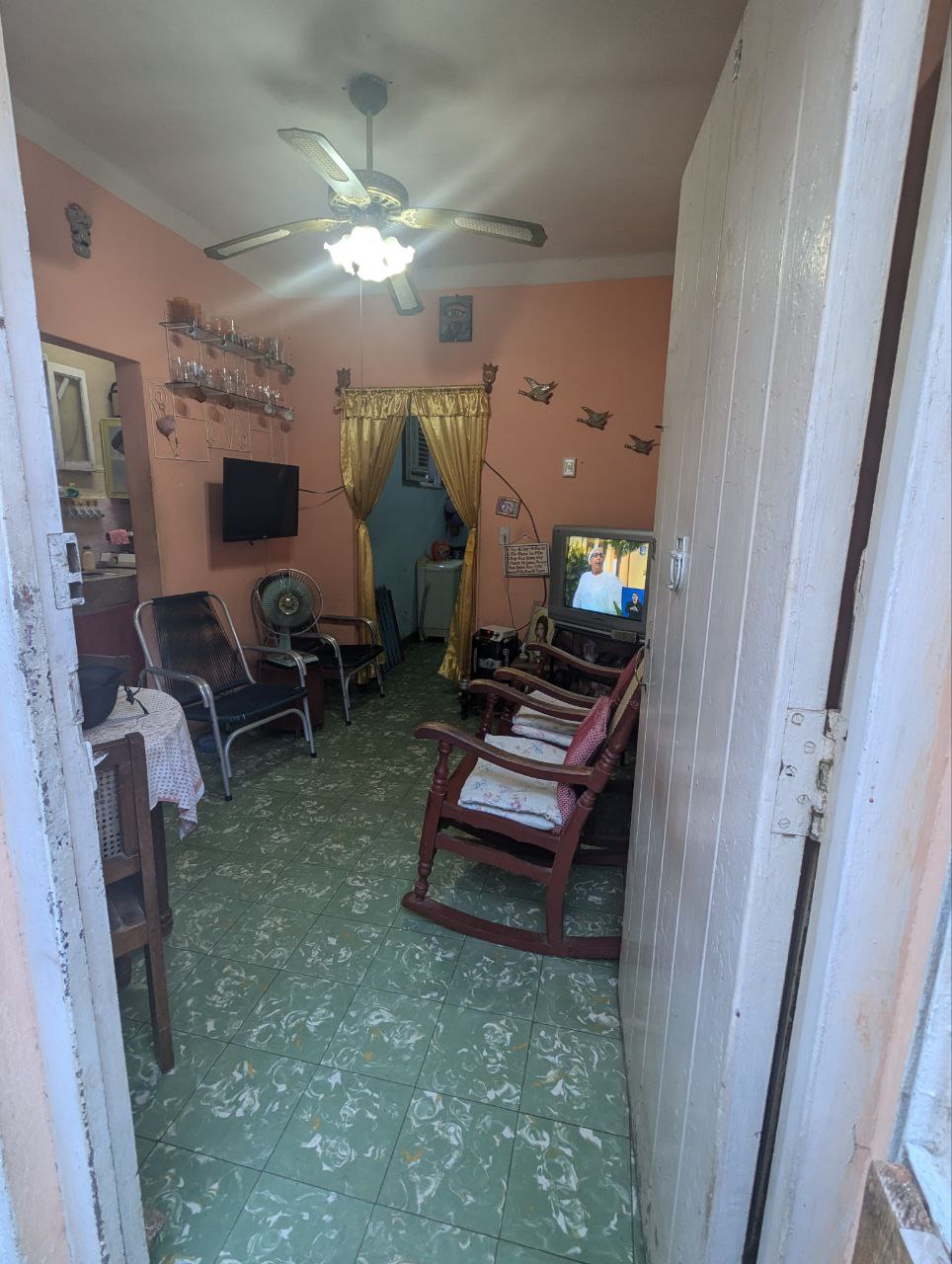 vendo casa en playa buena zona cerca de avenidas 41 y 51 lugar de referencia el fruticuba · foto 2