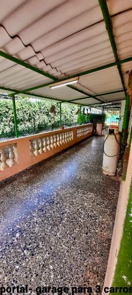 Casa en la lisa con parqueo para 3 carros