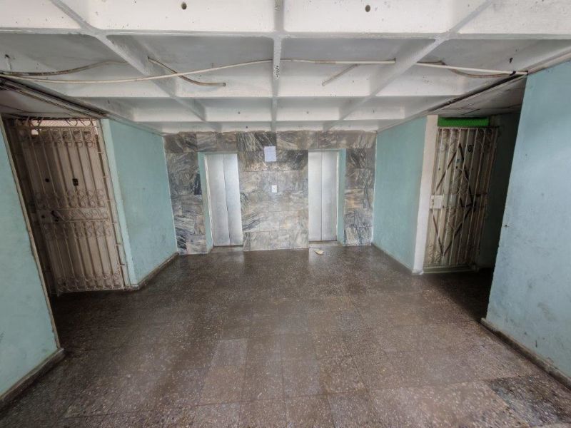 C.Habana:Apto en Piso 6 Con 2 Elevadores En 12 Plantas No C Va Casi La Luz · foto 2