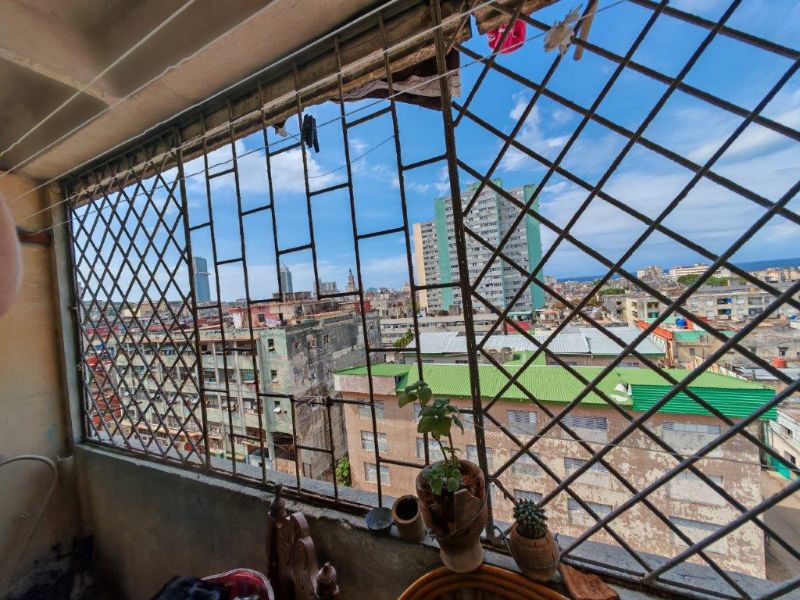 C.Habana:Apto en Piso 6 Con 2 Elevadores En 12 Plantas No C Va Casi La Luz · foto 7