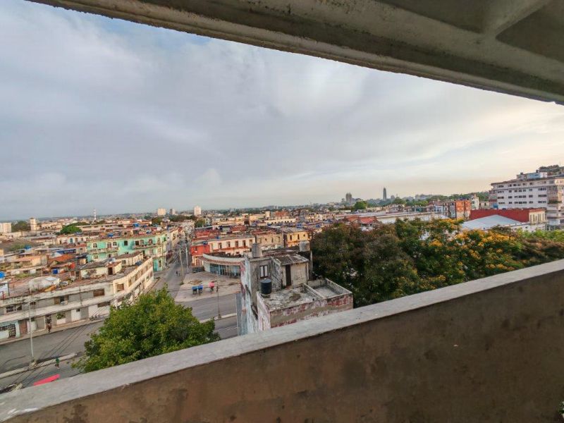 C.Habana:Apto en Piso 6 Con 2 Elevadores En 12 Plantas No C Va Casi La Luz · foto 9