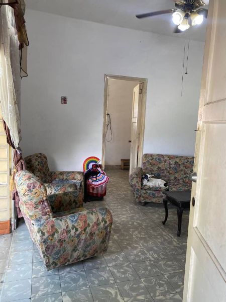 Se vende casa grande. Para dos familias o para montar negocion en la parte baja · foto 2