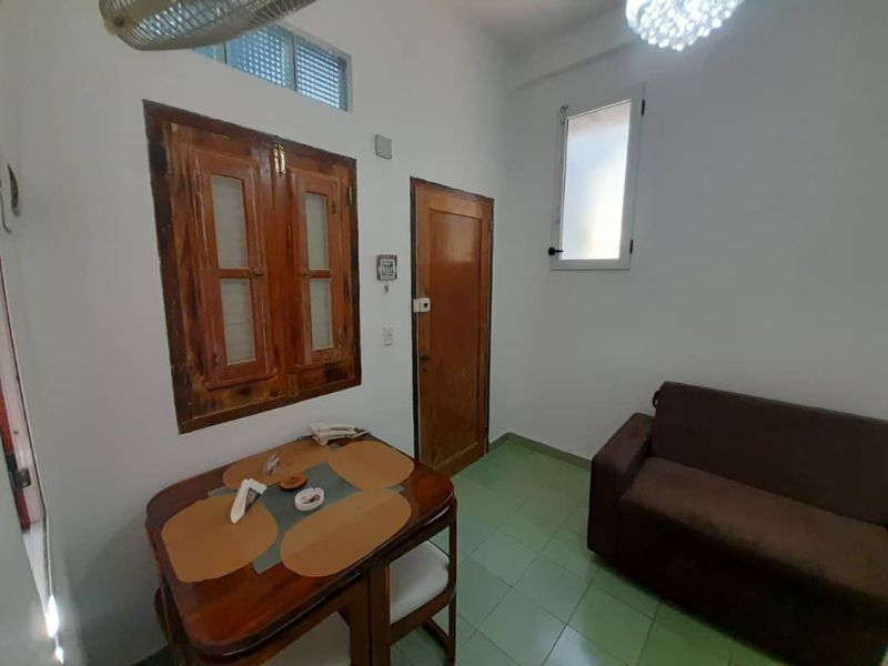 Se vende apartamento en excelente condiciones en el centro histórico de la Habana vieja, excelente para negocio de renta. · foto 3