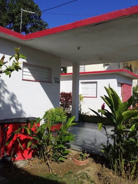 Venta de casa independiente en el Casino Deportivo. Cerro