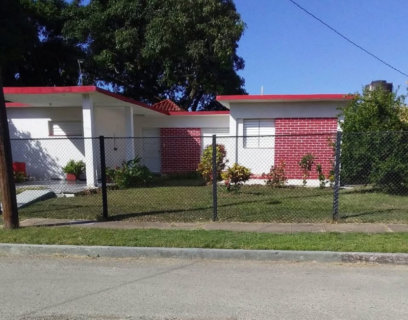 Venta de casa independiente en el Casino Deportivo. Cerro