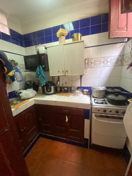 Se vende casa en Centro Habana, se dejan cosas adentro o vacia como usted desee · foto 1