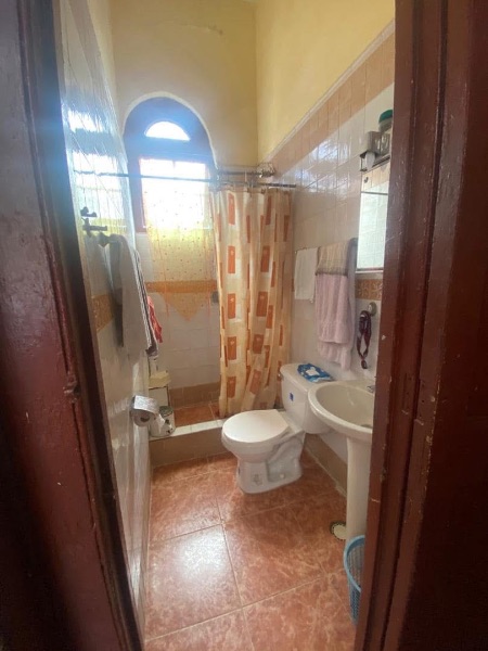 Se vende casa en Centro Habana, se dejan cosas adentro o vacia como usted desee · foto 2