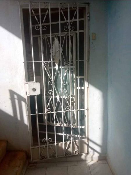 Vendo apartamento de 4 cuartos en La Lisa con teléfono fijo