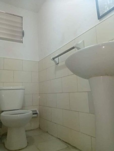 Vendo apartamento de 4 cuartos en La Lisa con teléfono fijo