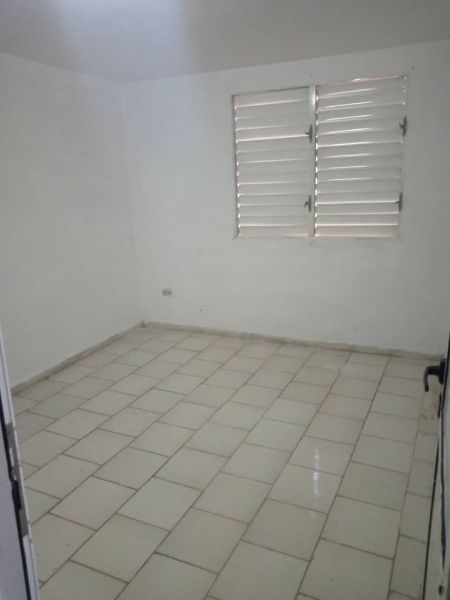 Vendo apartamento de 4 cuartos en La Lisa con teléfono fijo