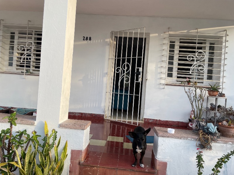 Casa independiente con paneles solares