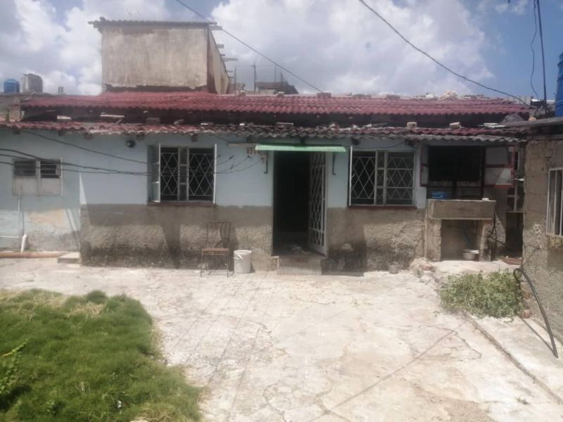 Casa muy buena en la lisa