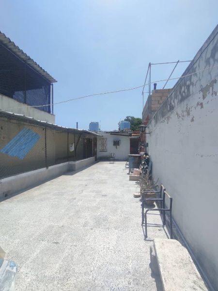Casa biplanta 6 cuartos en Cerro, Latino
