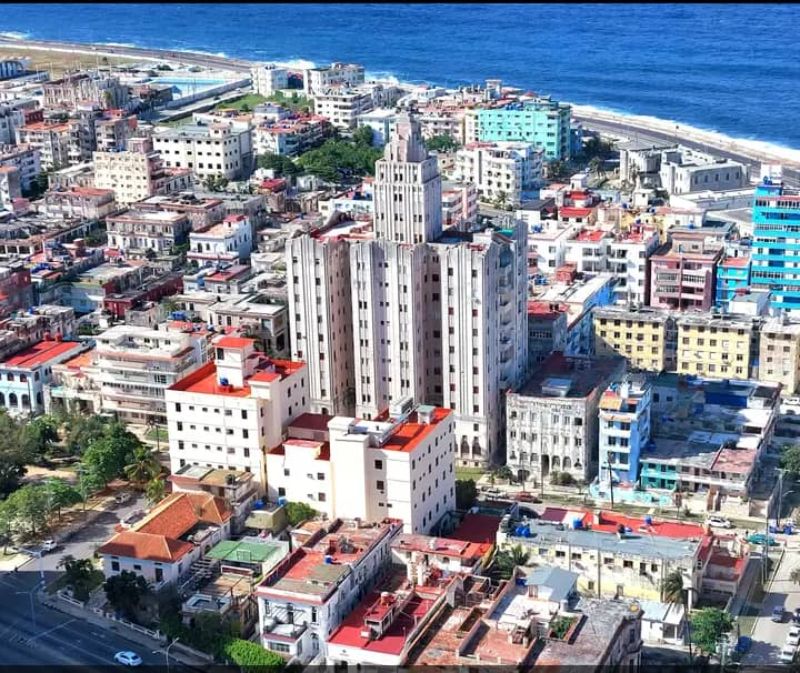 Vendo apartamento 4/4 en Edificio icónico del Vedado