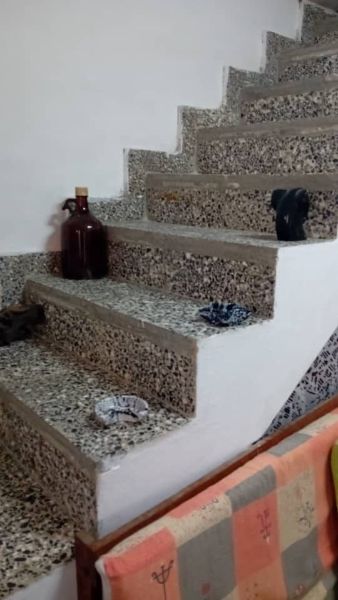 Casa independiente en Cerro + placa libre para 2da planta + documentos en regla