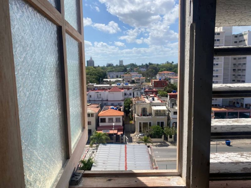 🏆 INVERSIÓN ESTRATÉGICA EN EL VEDADO: EDIFICIO NAROCA Vendo propiedad exclusiva en Línea y Paseo, el punto neurálgico de La Habana.