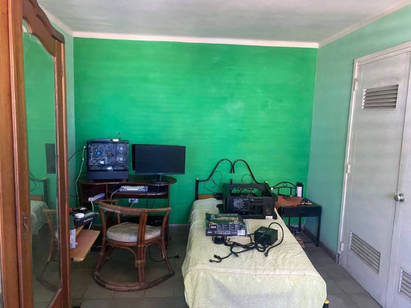 🏆 INVERSIÓN ESTRATÉGICA EN EL VEDADO: EDIFICIO NAROCA Vendo propiedad exclusiva en Línea y Paseo, el punto neurálgico de La Habana.