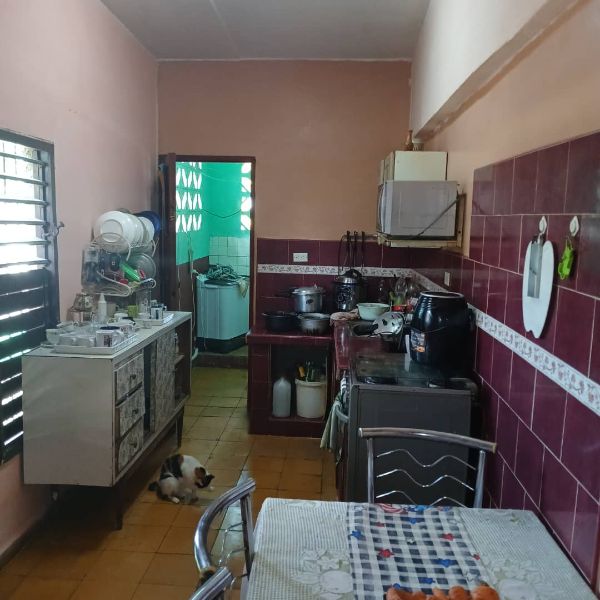 Casa Independiente cerca del semáforo Guanabacoa