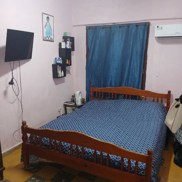 Casa Independiente cerca del semáforo Guanabacoa
