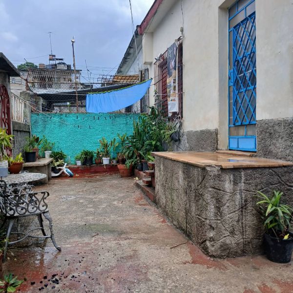 Casa Independiente cerca del semáforo Guanabacoa