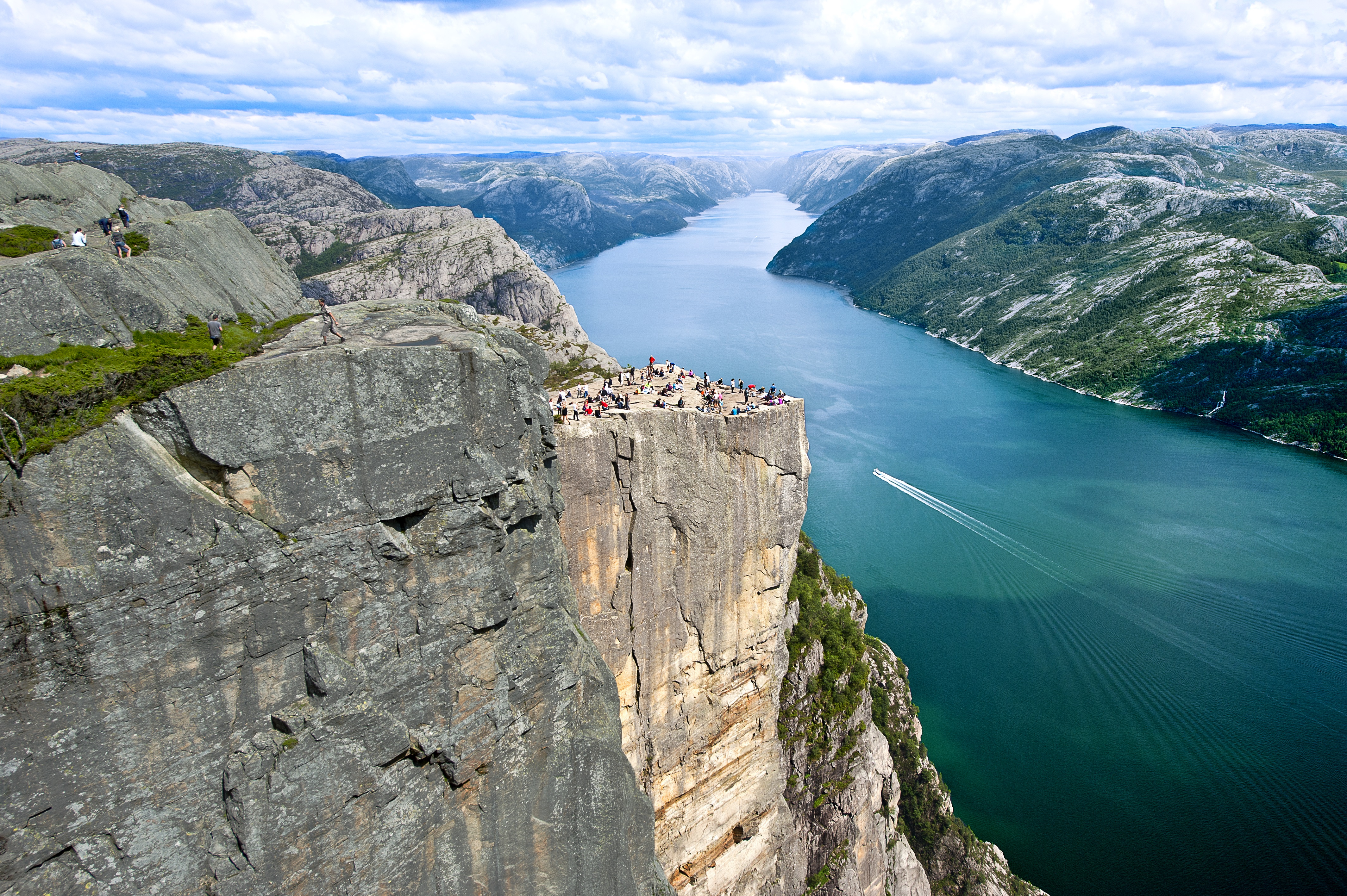 Husnes - Fjord Norway