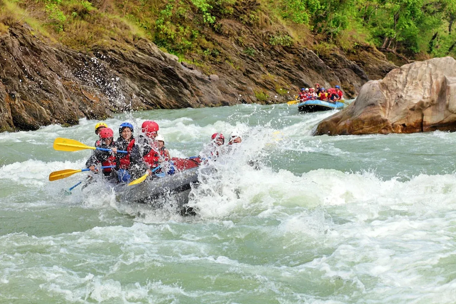 Riverrafting in Manali - Image 1