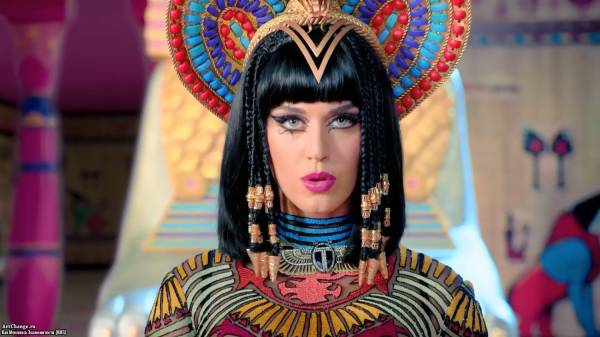 Katy Perry - Dark Horse ft. Juicy J (2014)