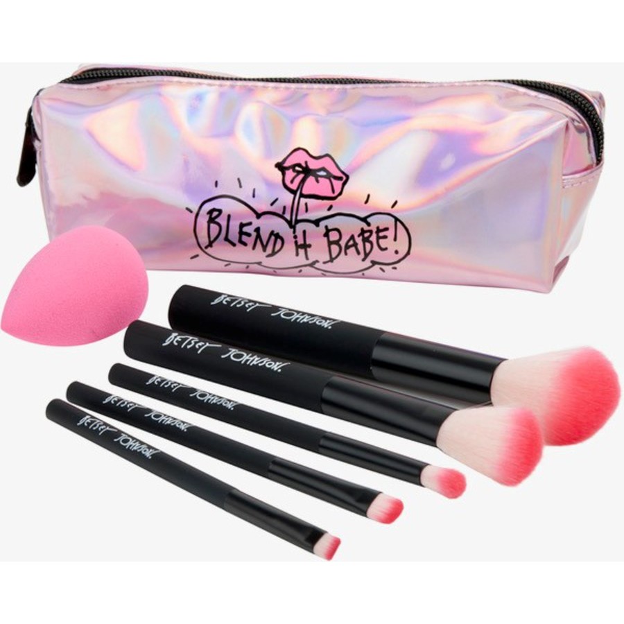 Betsey Johnson Blend It Babe Brush Set In N/a