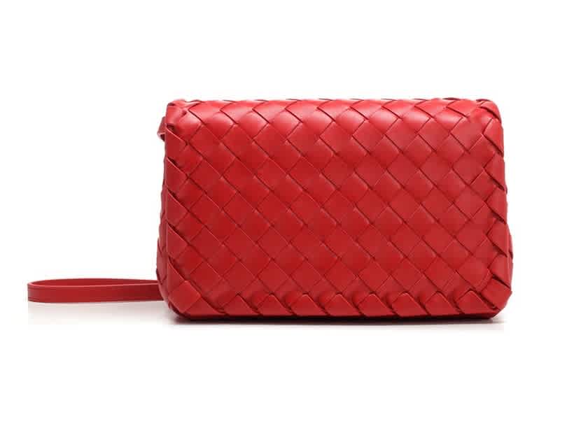 Bottega Veneta Intrecciato Weave Shoulder Bag In Red