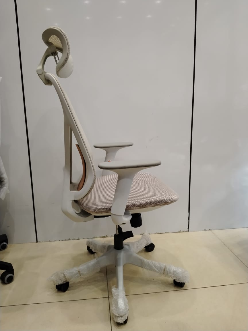 Ergonomic Comfort: High-Back Office Chair with Headrest - Image 2