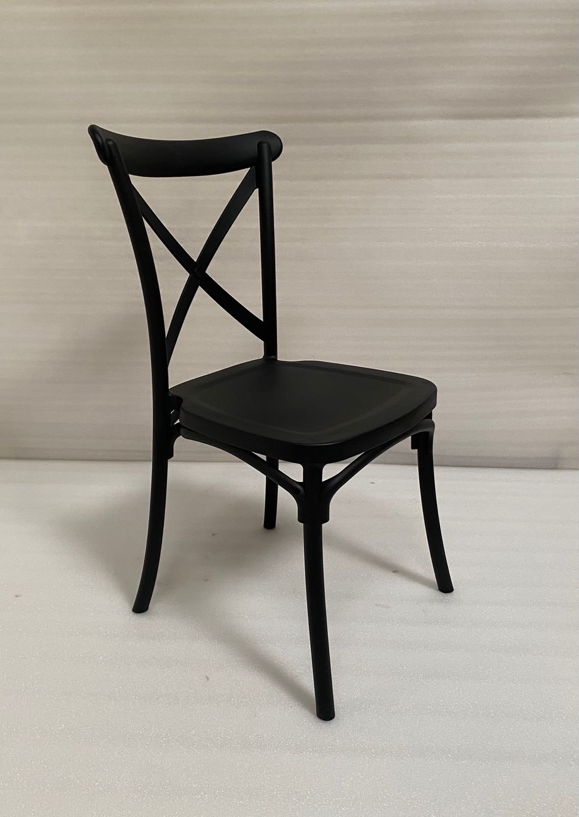 Classic Elegance: Black Cross-Back Dining Chair