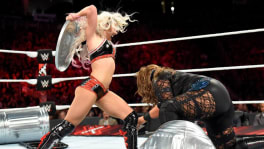 Alexa Bliss porte un coup de couvercle sur Nia Jax à Extreme Rules