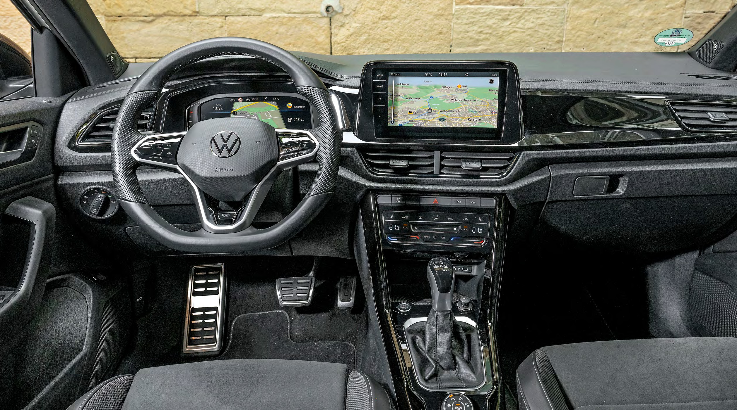 VW T-Roc: R-Line 2.0 TSI DSG 4Motion - In die Vollen – oder Spaß mit  Augenmaß?