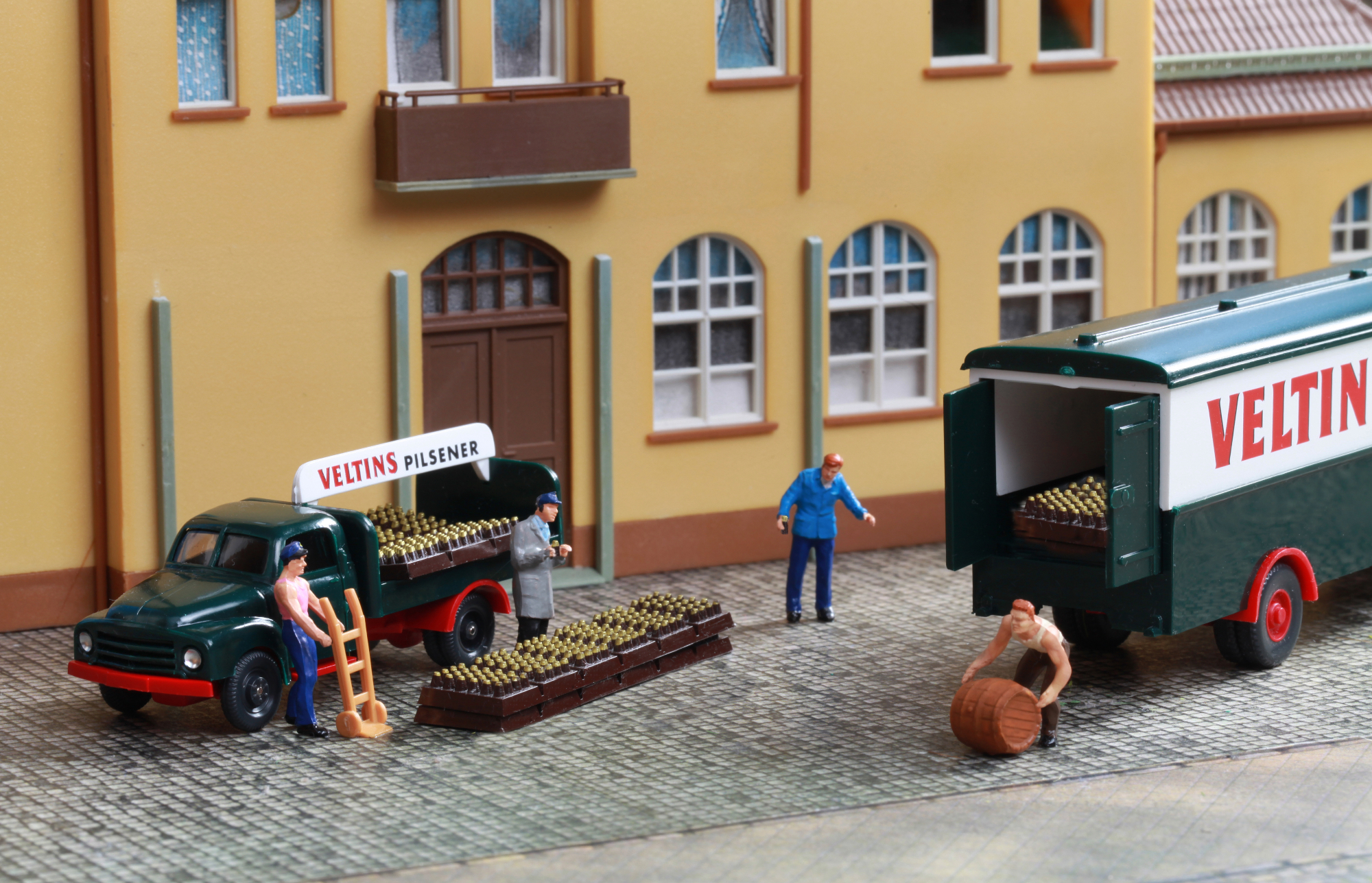 BREAKING NEWS! Das neue Veltins-Jubiläumsset von Wiking in 1:87! |  MODELLFAHRZEUG