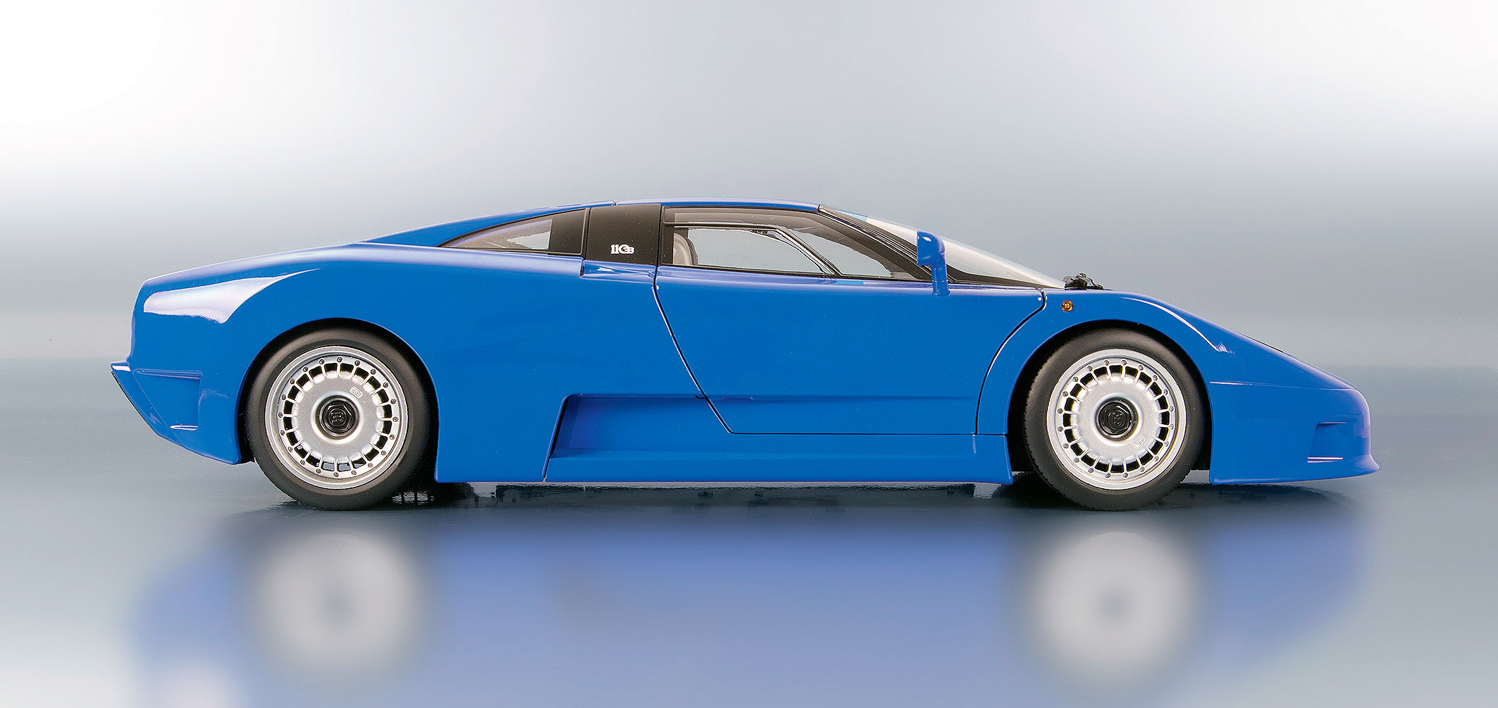 BUGATTI EB110 1991 GRIS METALLISE KK-SCALE chez