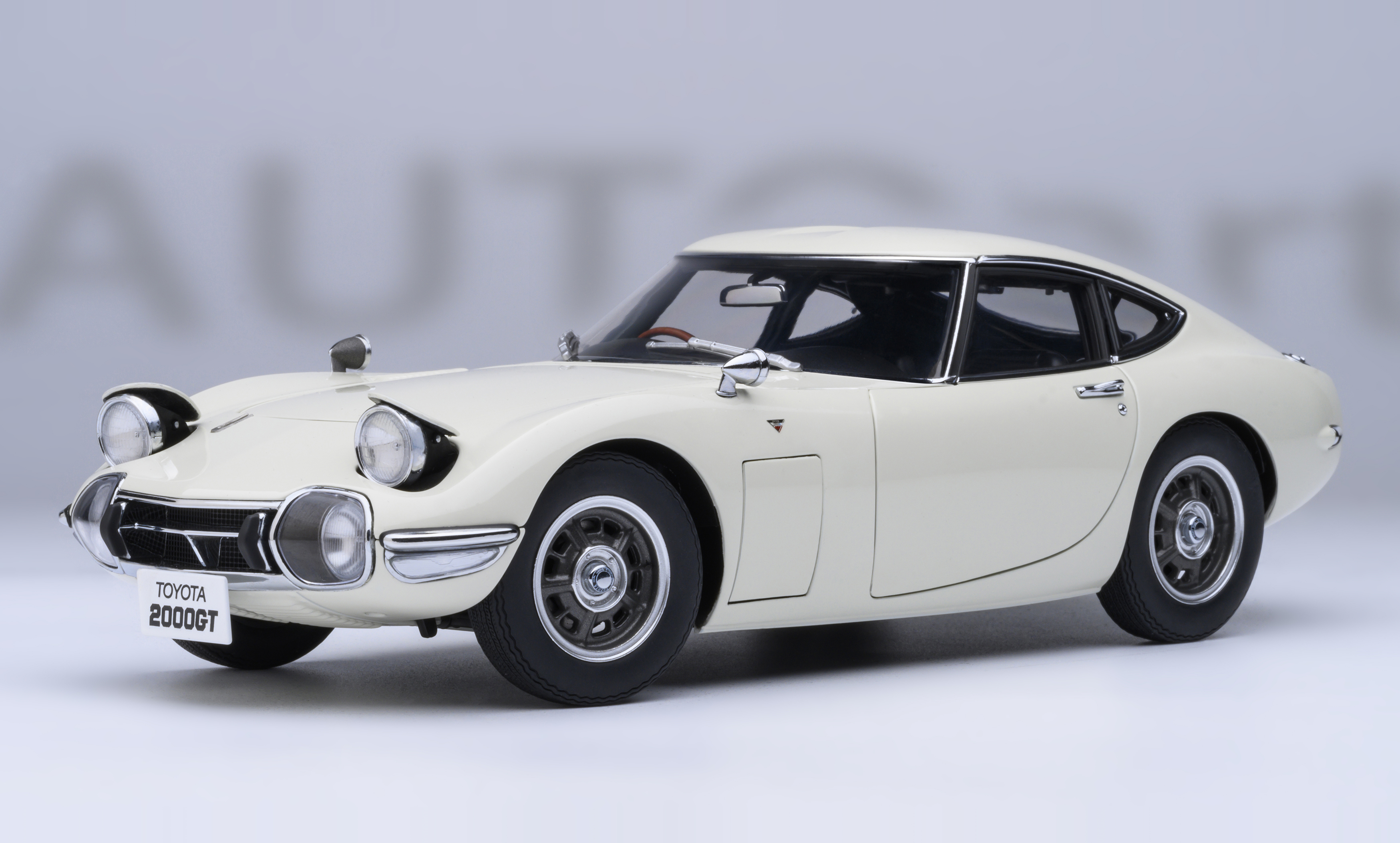 Vor 60 Jahren debütierte der Toyota 2000 GT. Das Autoart-Modell in