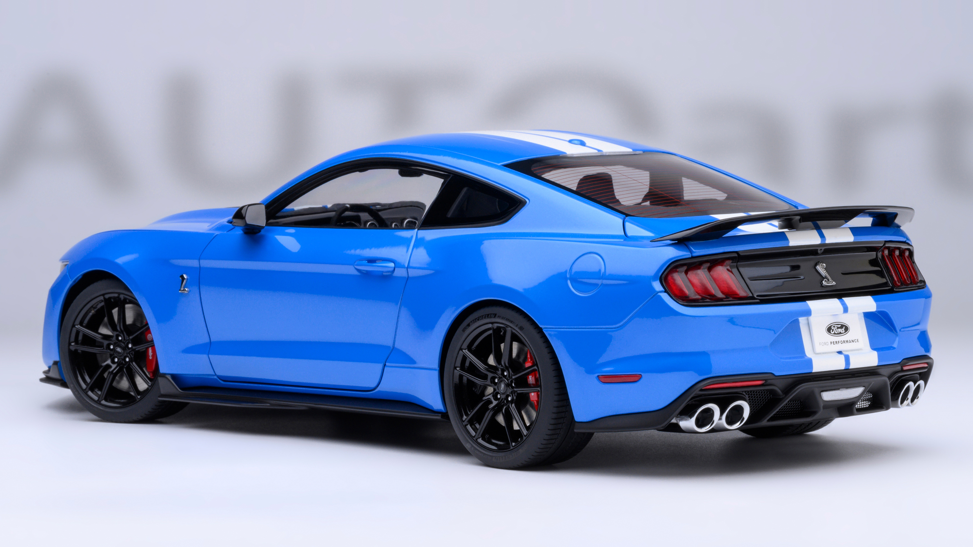 AUTOart 1/18 Ford Mustang Cobra R 2000 - Rouge, édition Collectionneur
