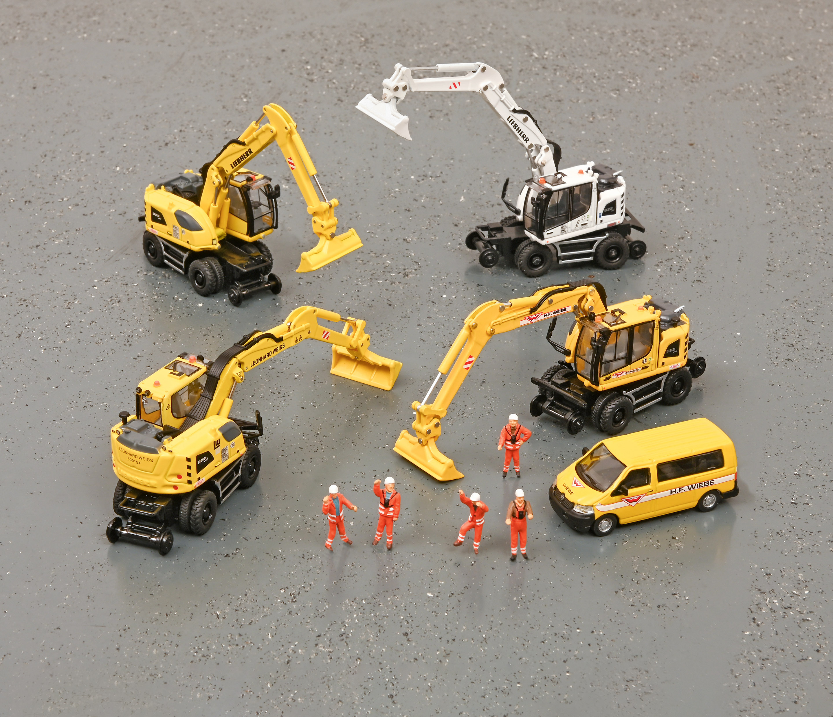 SCHUCO 12268704 Liebherr-Mobilbagger A 922 Rail SCHUCO