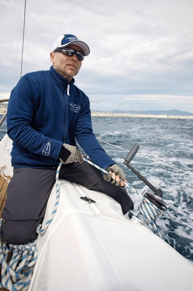 Gloves Are (Not) for Beginners Only! - SailingEurope Blog