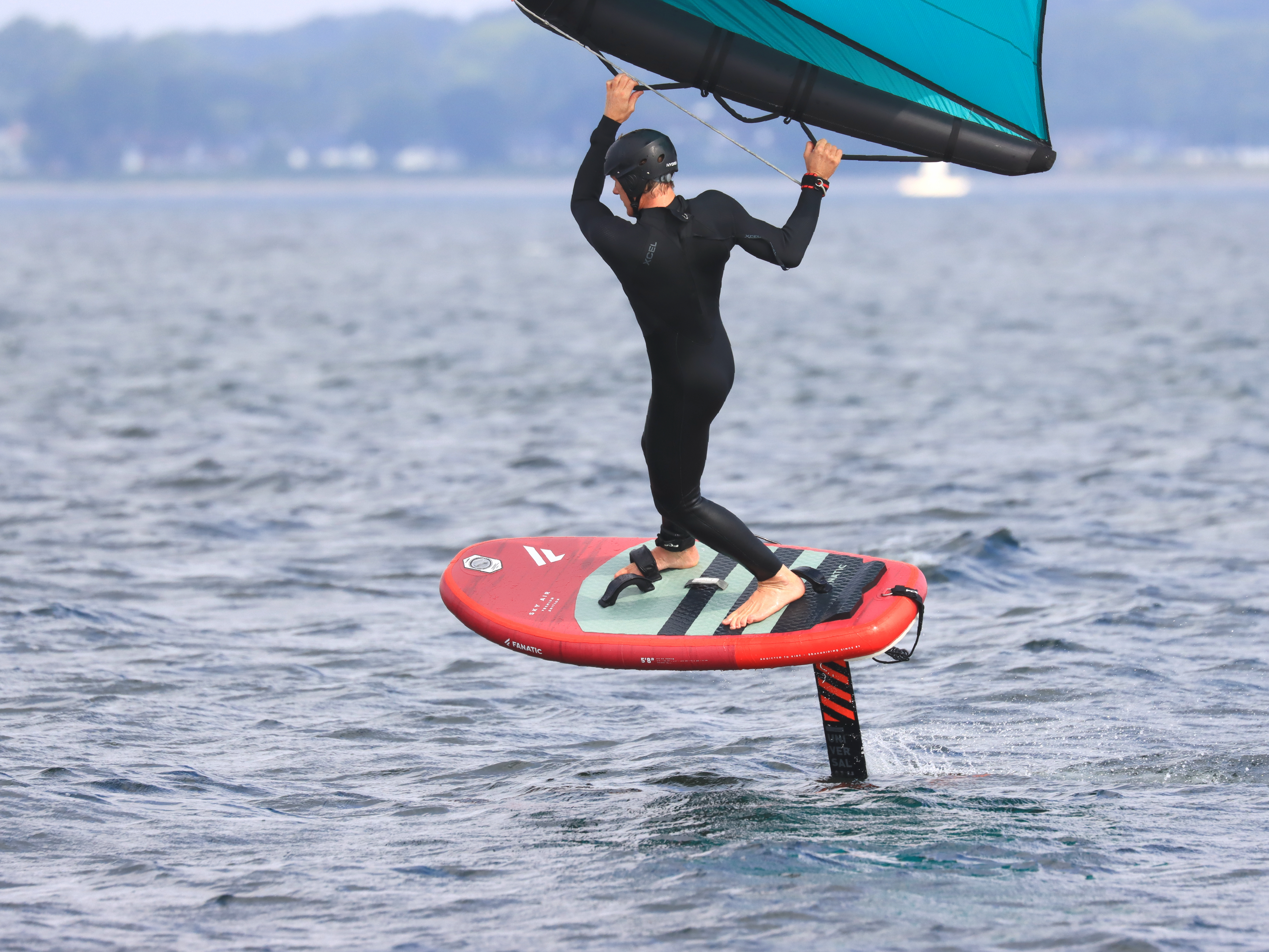 The inflatable Fanatic Sky Air Premium Wingboard in test | SURF