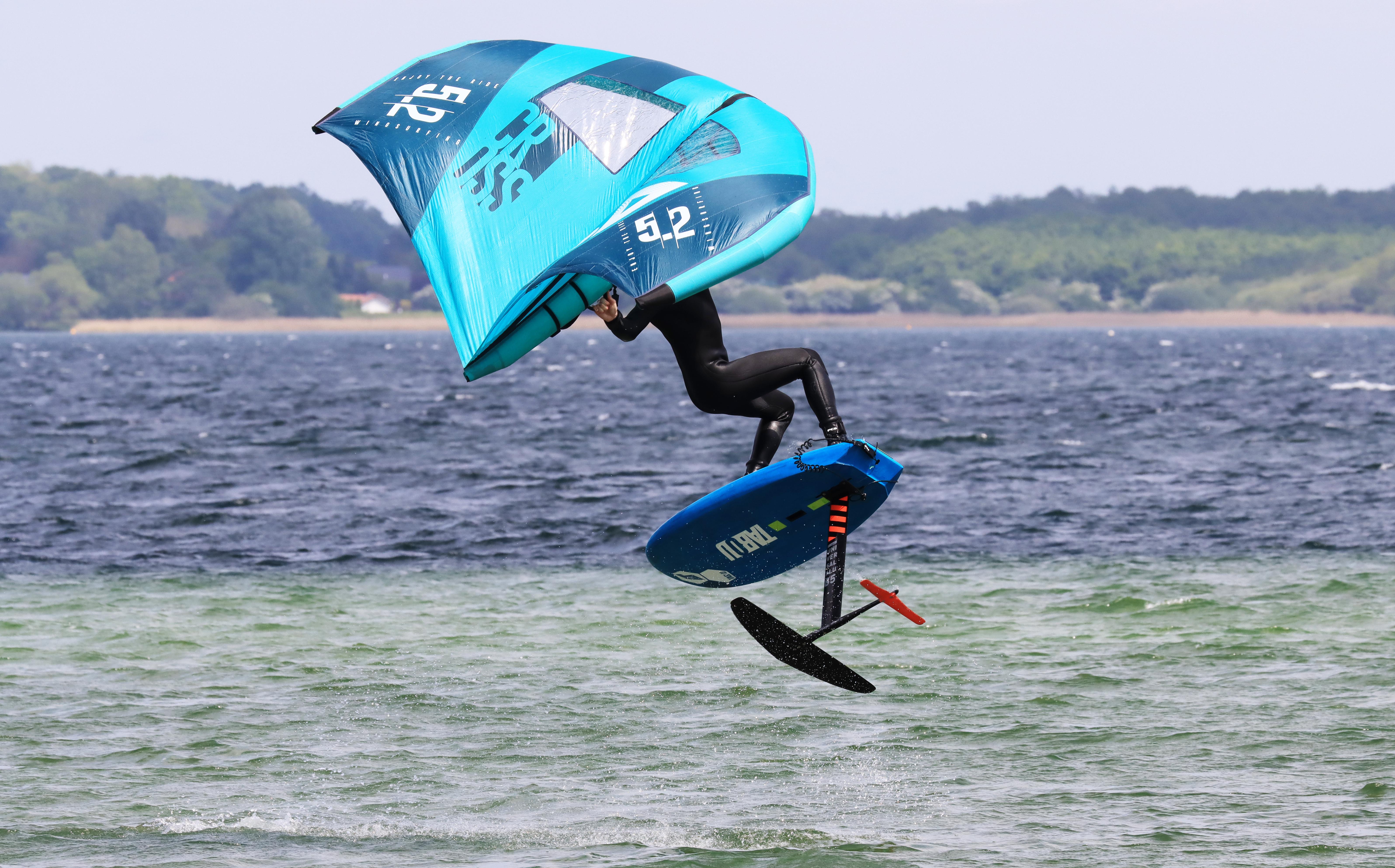 Inexpensive wingfoil all-rounder? The GA Cross Wing in the test | SURF