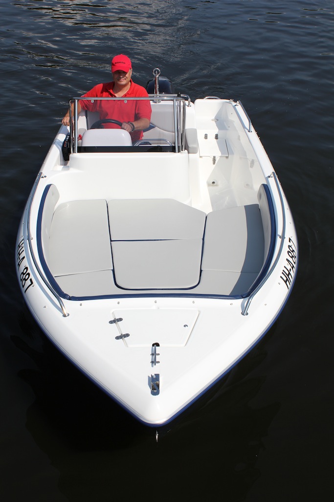 Outboard open boat - PEGAZUS 300 - Przedsiebiorstwo Uslug