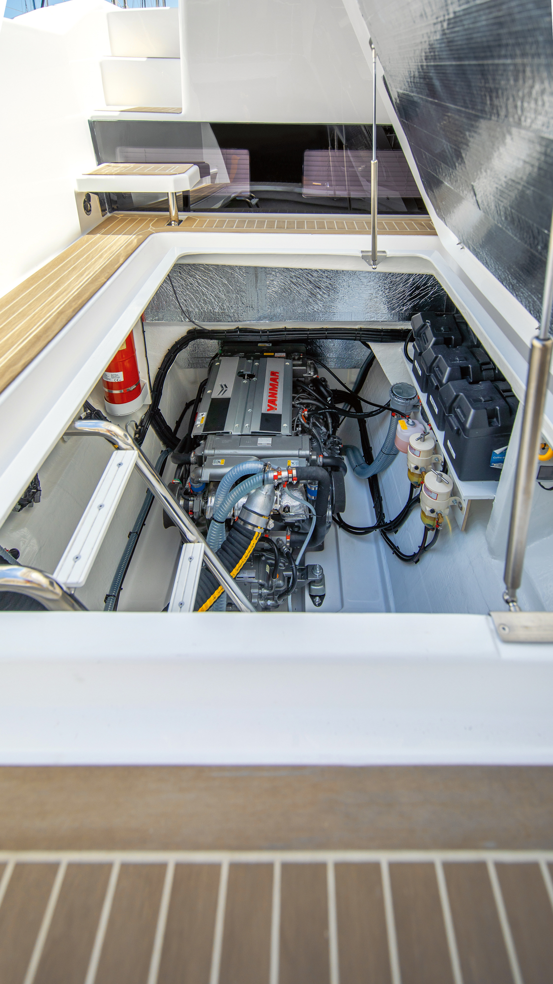 Test: Leopard 46 Powercat - Double hull is the trump card | BOOTE