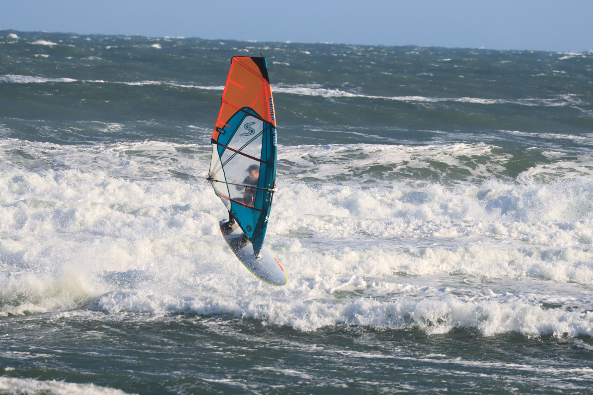 Waveboard 2023: Naish Assault Custom Thruster 89 in test | SURF